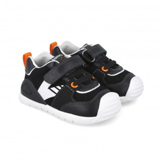First steps sneakers...