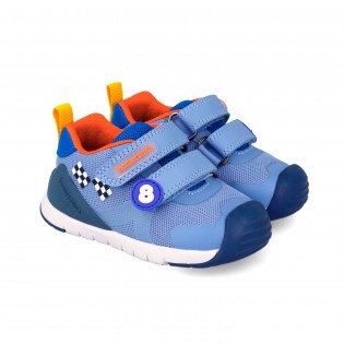 Deportivos azules para...