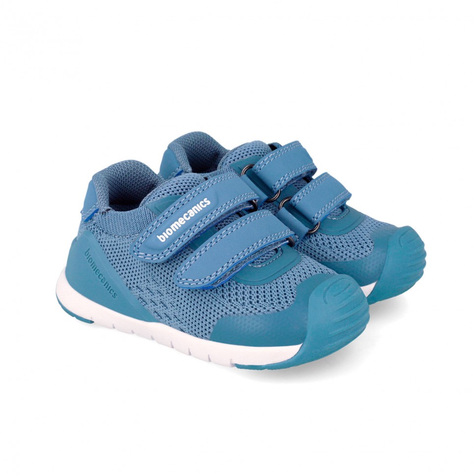 Deportivos azules para primeros pasos de niño 262136-B556
