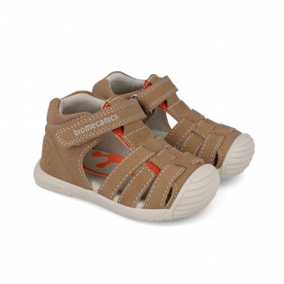 Sandalias marrones de piel...