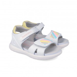 Sandalias blancas para niña...