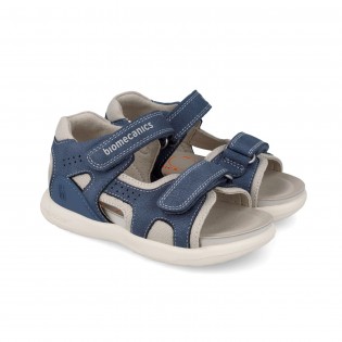 Sandalias azules para niño...