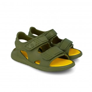 Sandalias de playa y...